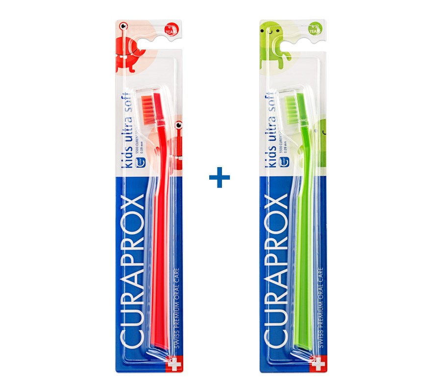 Набор зубных щеток Curaprox Kids 5500 Ultra Soft (2 шт.), (красная и зеленая)