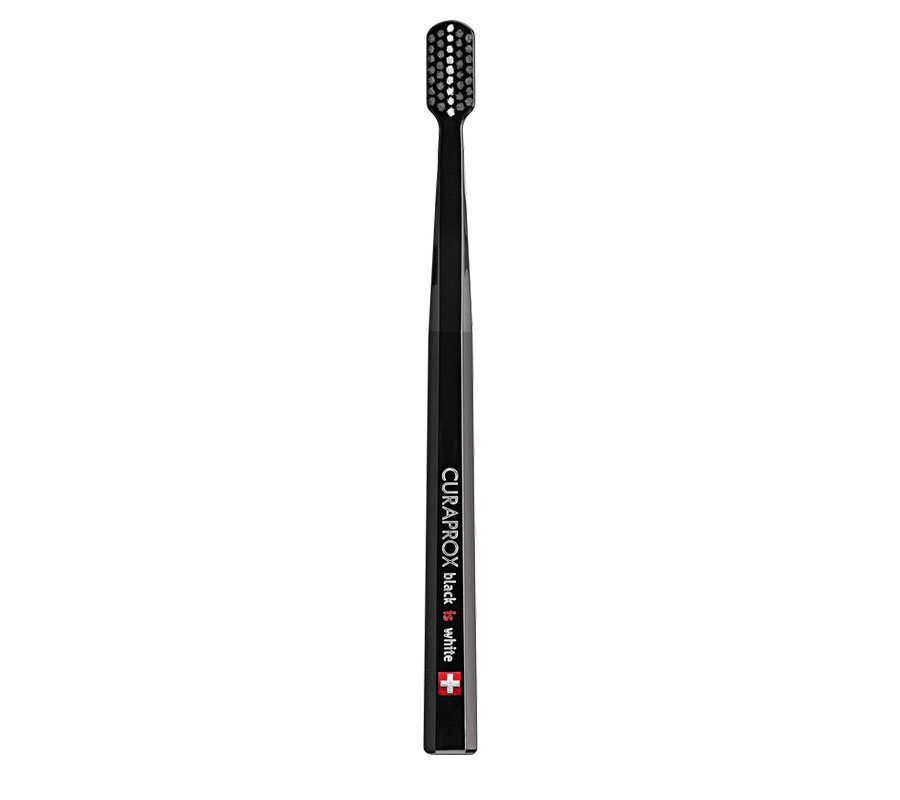 Набор ультрамягких зубных щеток Curaprox Black is White 8760 черная\белая, (2шт.) Набор ультрамягких зубных щеток Curaprox Black is White 8760 черная\белая, (2шт.)