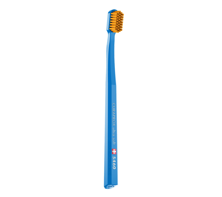 Набор зубных щеток Curaprox CS 5460 Ultra Soft (2 шт.), (синяя и малиновая)