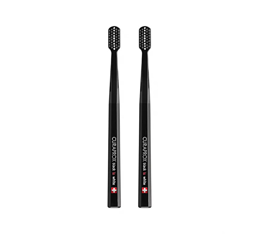 Набор ультрамягких зубных щеток Curaprox Black is White 8760 черная\черная, (2шт.) Набор ультрамягких зубных щеток Curaprox Black is White 8760 черная\черная, (2шт.)
