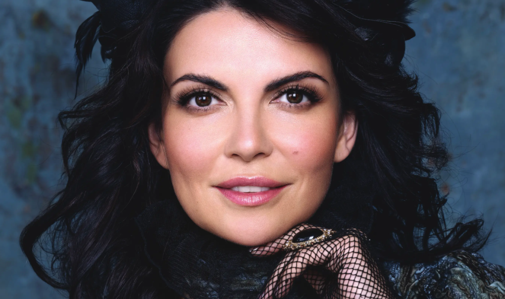 Вощеная зубная нить SWISS SMILE SILKY SILVER TAPE  (40 МЛ)