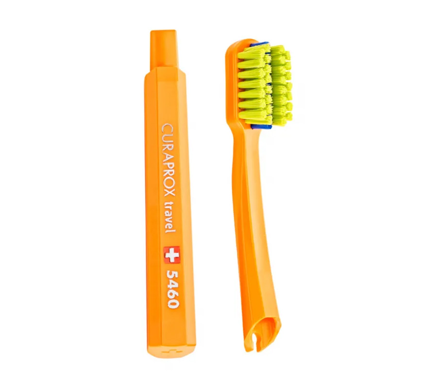 Ортодонтический дорожный набор Curaprox Be You в зеленом боксе