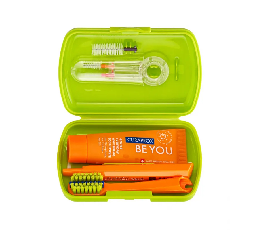 Ортодонтический дорожный набор Curaprox Be You в зеленом боксе